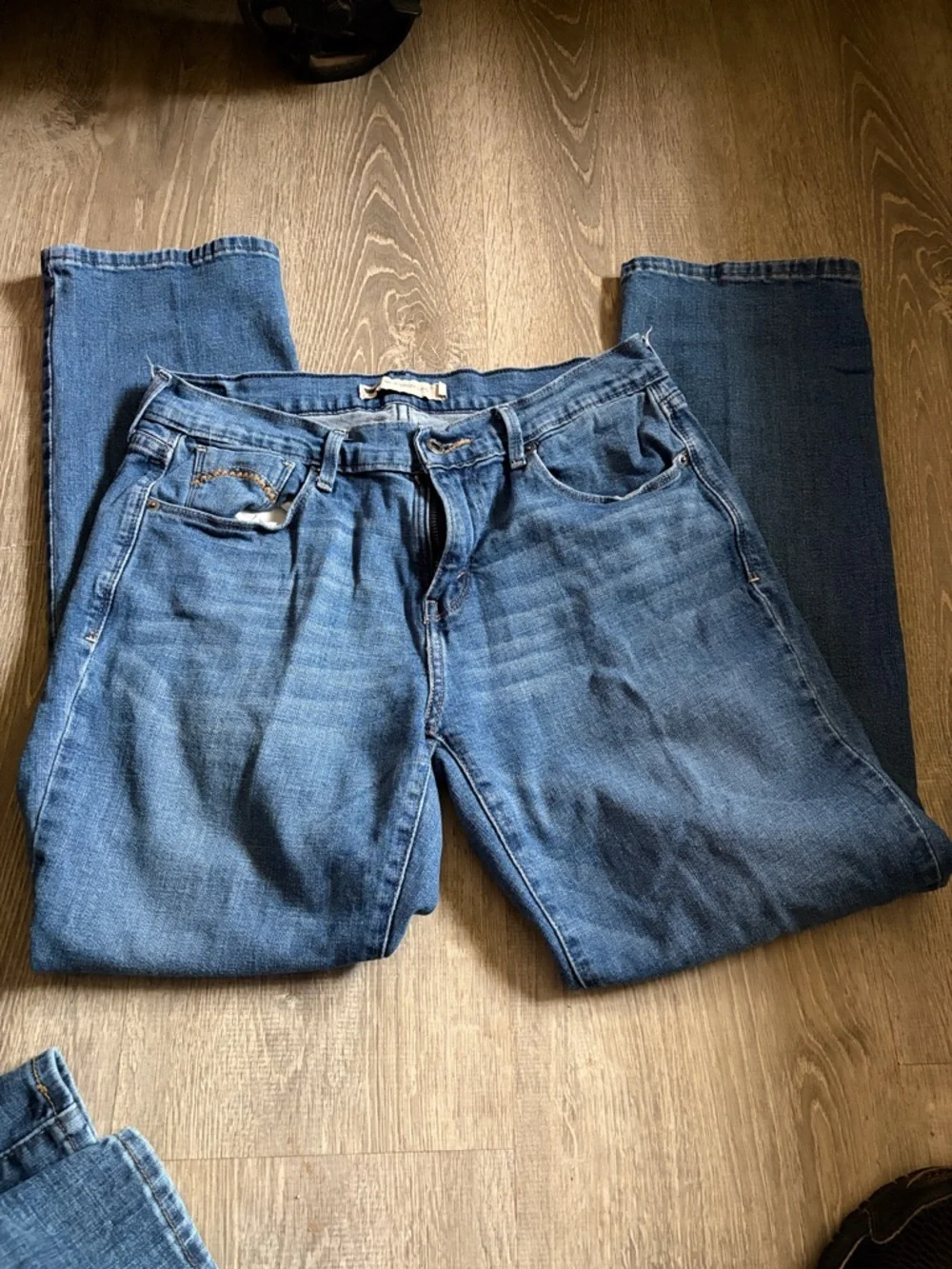 Two pair Levi - Picture 4 of 5